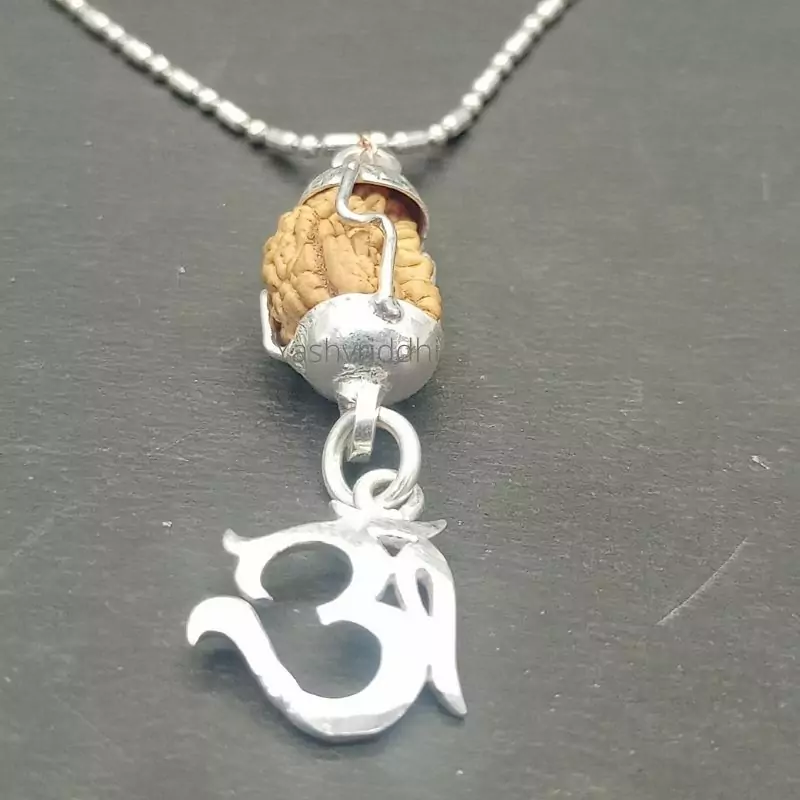 Ek mukhi rudraksha with om pendant