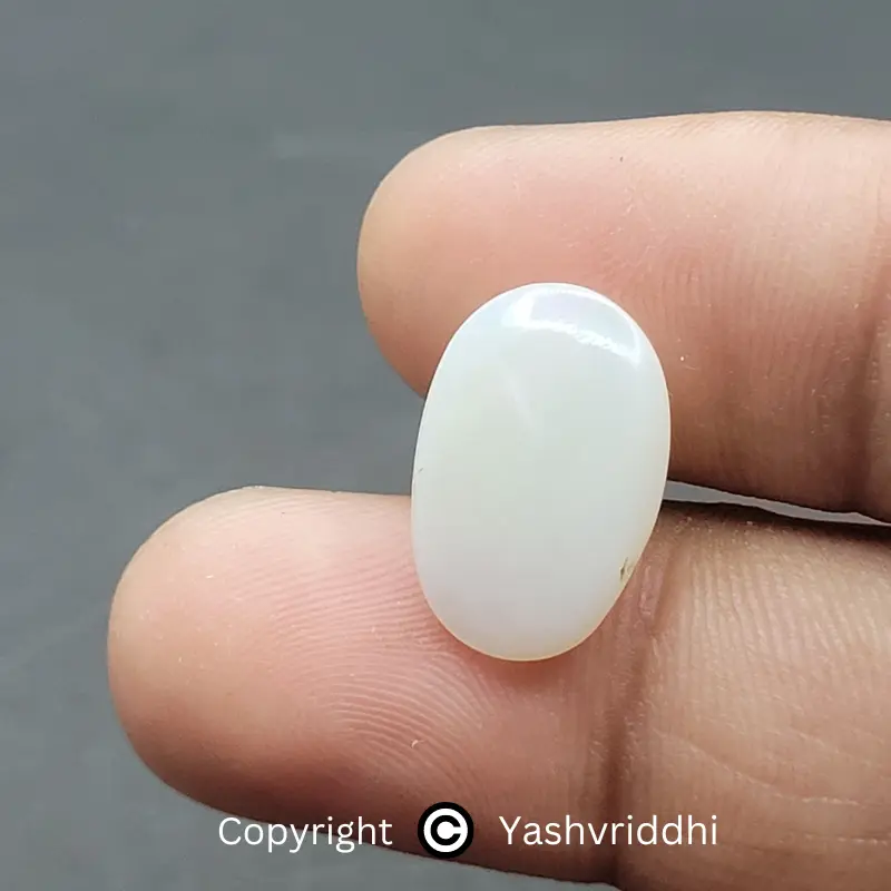 Natural Opal in 3.50 ct