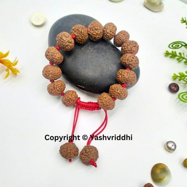 "8 Mukhi Rudraksha Bracelet: Embrace Strength & Stability"