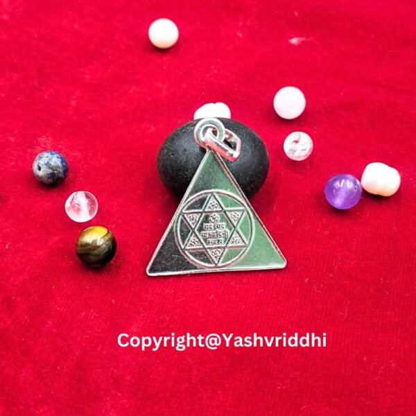 Maa Saraswati Yantra Silver Locket