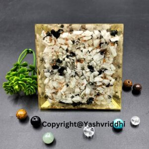 Orgonite Pyramid in Moonstone - Image 7